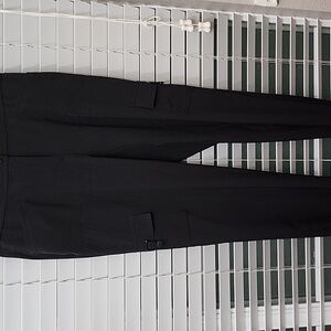 Chico’s Zenergy Lightweight cargo pants sz 2